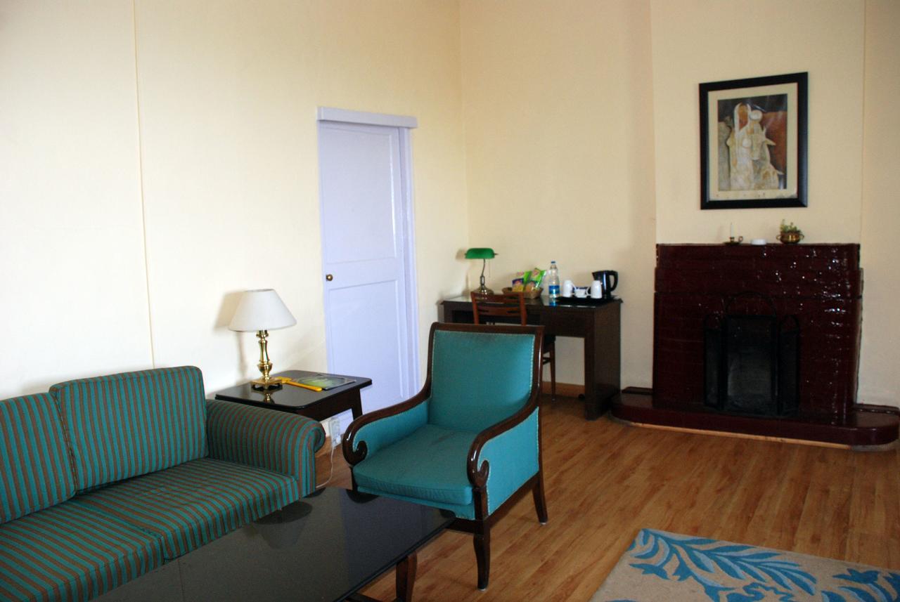 Alasia Hotel Kasauli Eksteriør bilde