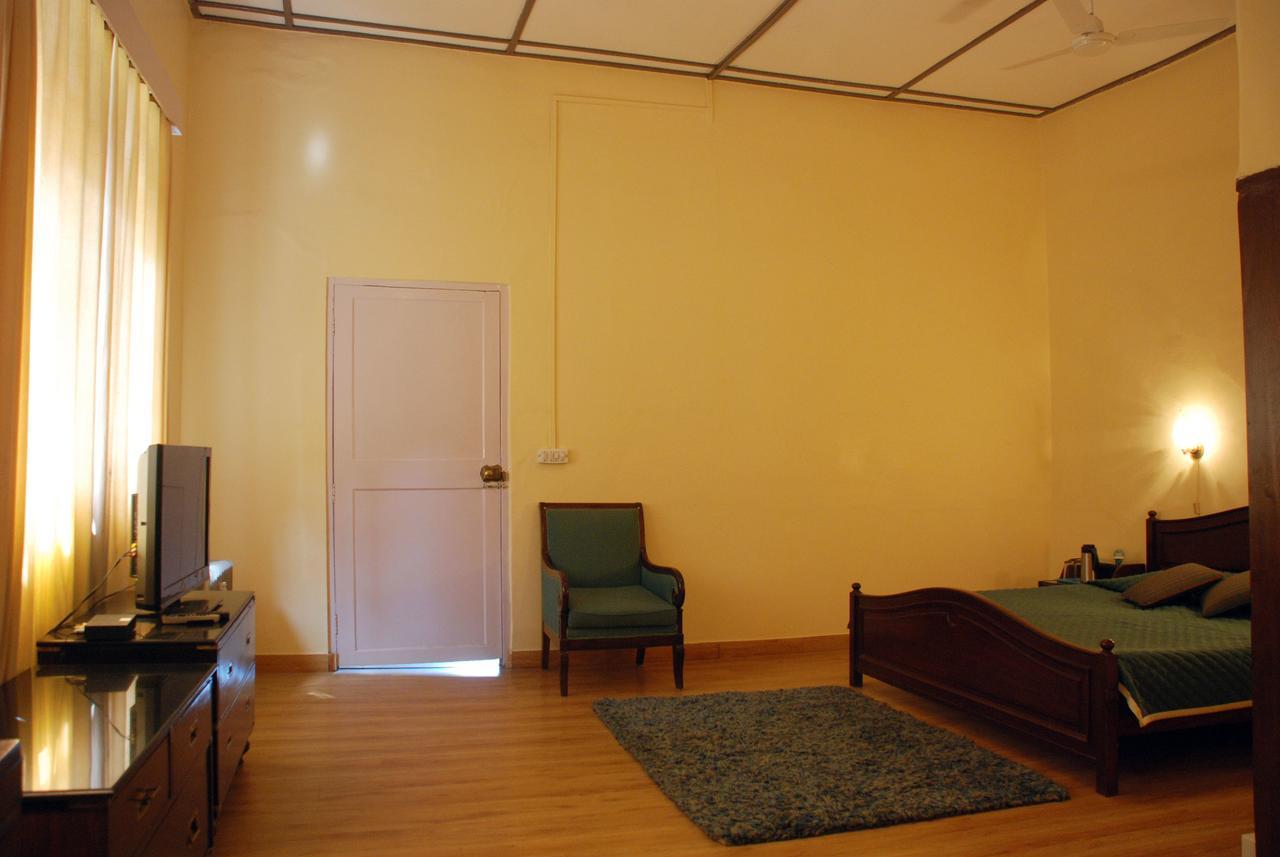 Alasia Hotel Kasauli Eksteriør bilde